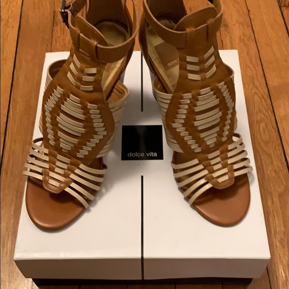 NWT Dolce Vita Leather Sandals - Picture 7 of 7